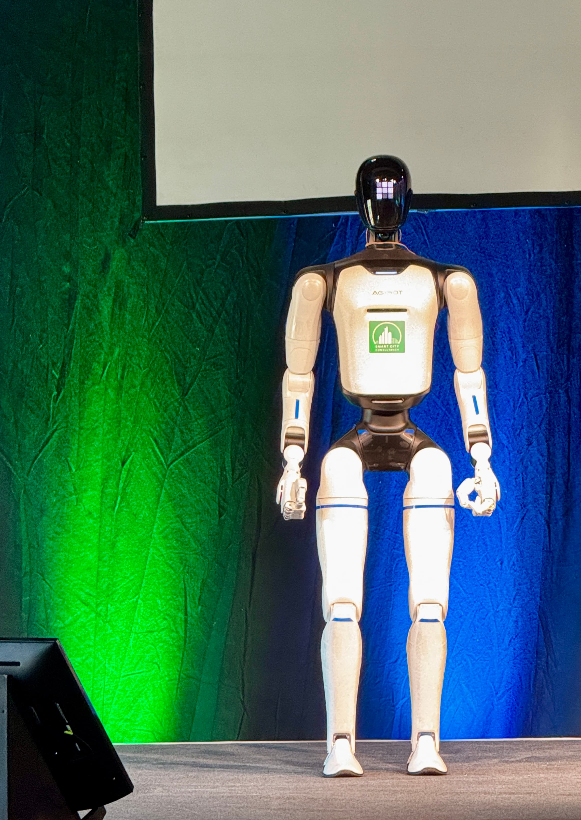 Humanoid Presenter