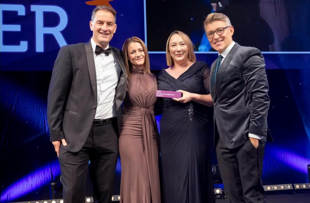 Lincoln College accepts award